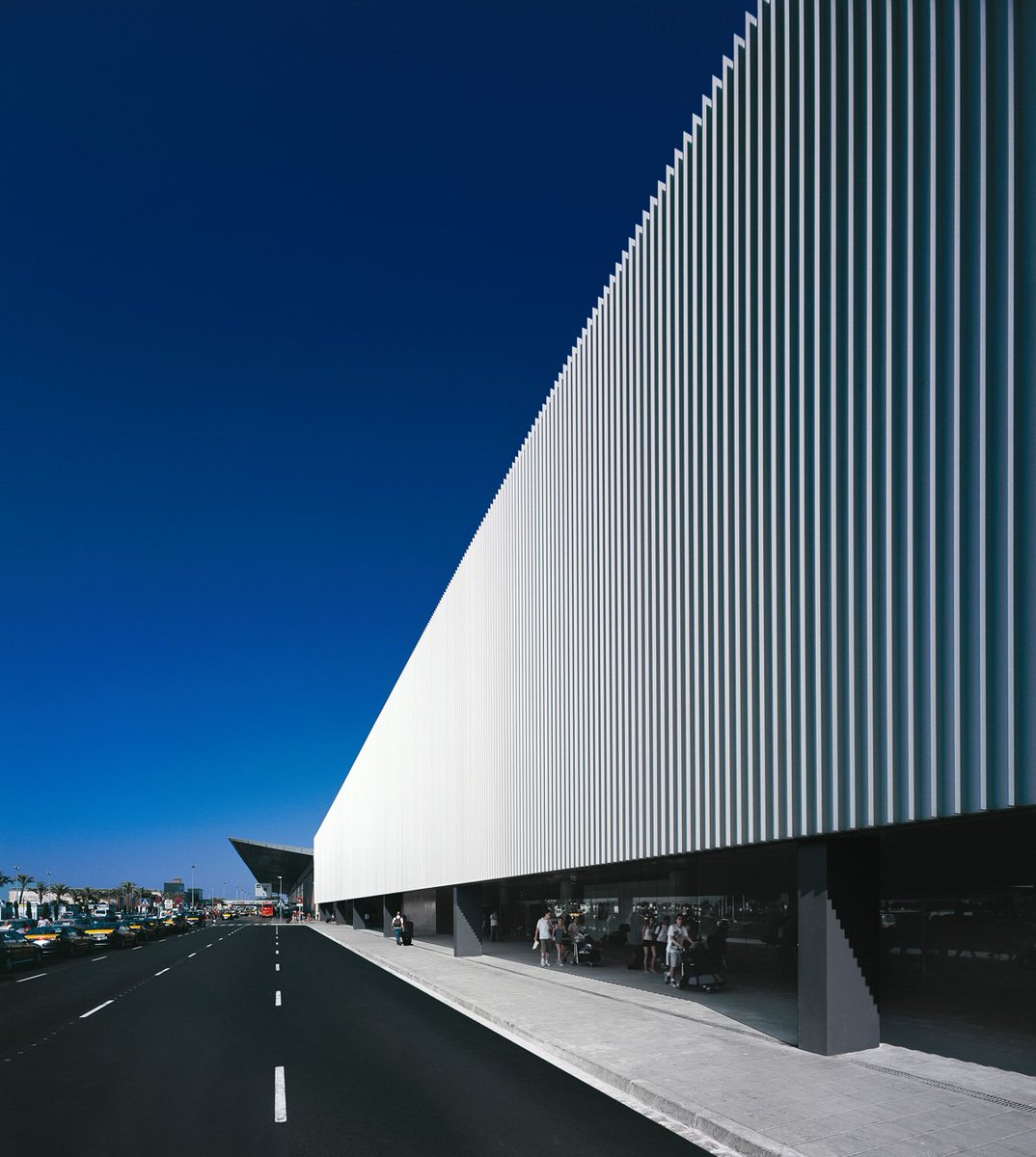 ginabcnarch's tweet photo. Intermodal Building at Barcelona Airport. Architect Ramón Sanabria, member of Gina Barcelona Architecs, Ramón Artigues, Carlos Ferrater.
Location Barcelona   Surface 11.400 m²  
To know more about the project: https://t.co/GSaJxfxvFX

#architecture #barcelona #Pratairport https://t.co/47v2gBawr8