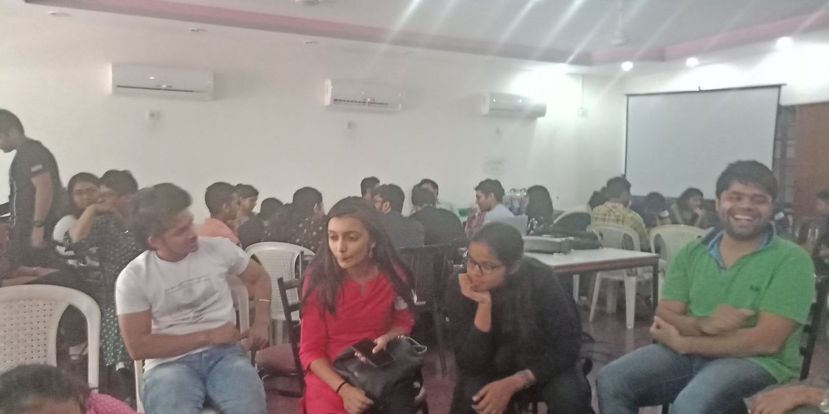 vishweshsingh5's tweet photo. Problem and Challenges facing while shooting a film?? @PreranaLanga @YESFoundationIN @yesiamthechange
#YESFellow
#YESFellows https://t.co/75LzNNLYuu