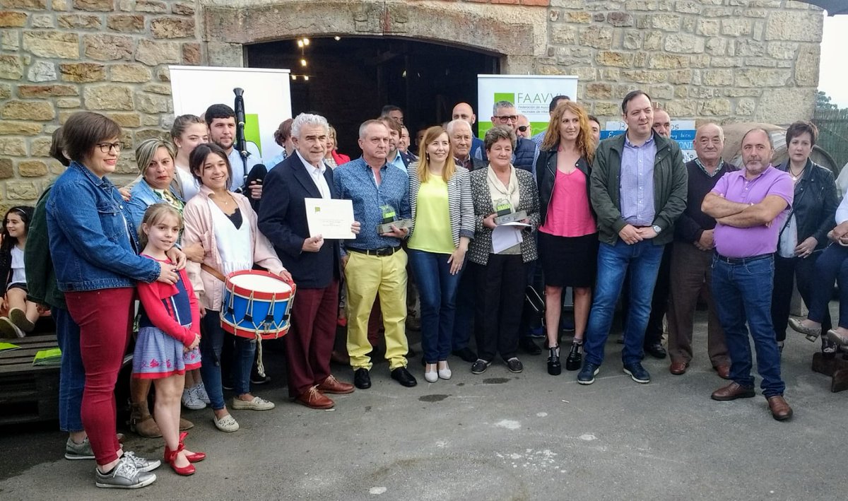 FAAVVI's tweet photo. Entrega de premios FAAVVI 2018
https://t.co/NXgBxzj9ga https://t.co/wL5Cydl5AH