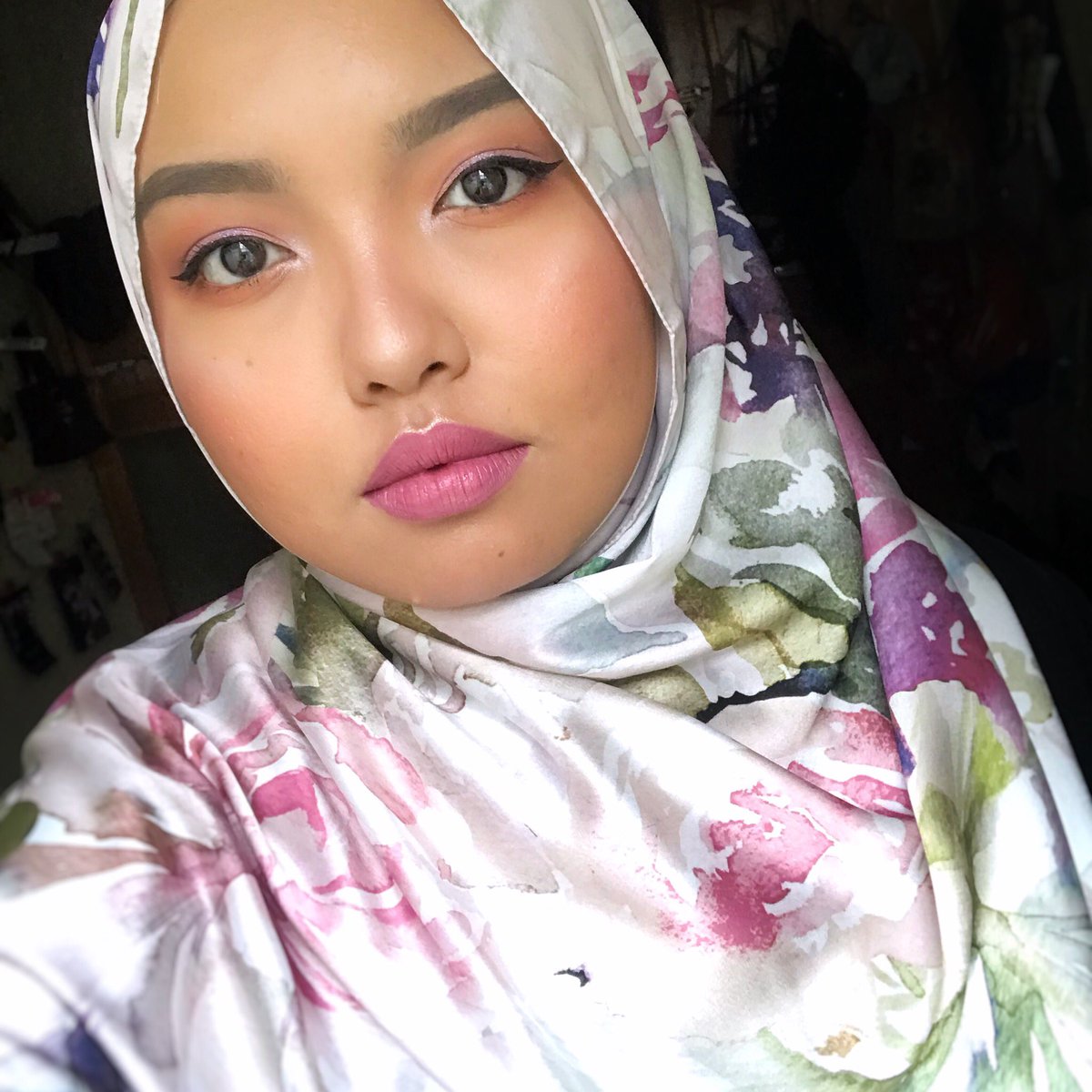 arinsyukur's tweet photo. Purple mauve look for birthday dinner // 4th Eid π
#motd #RayaFace https://t.co/4X8mWw25EH