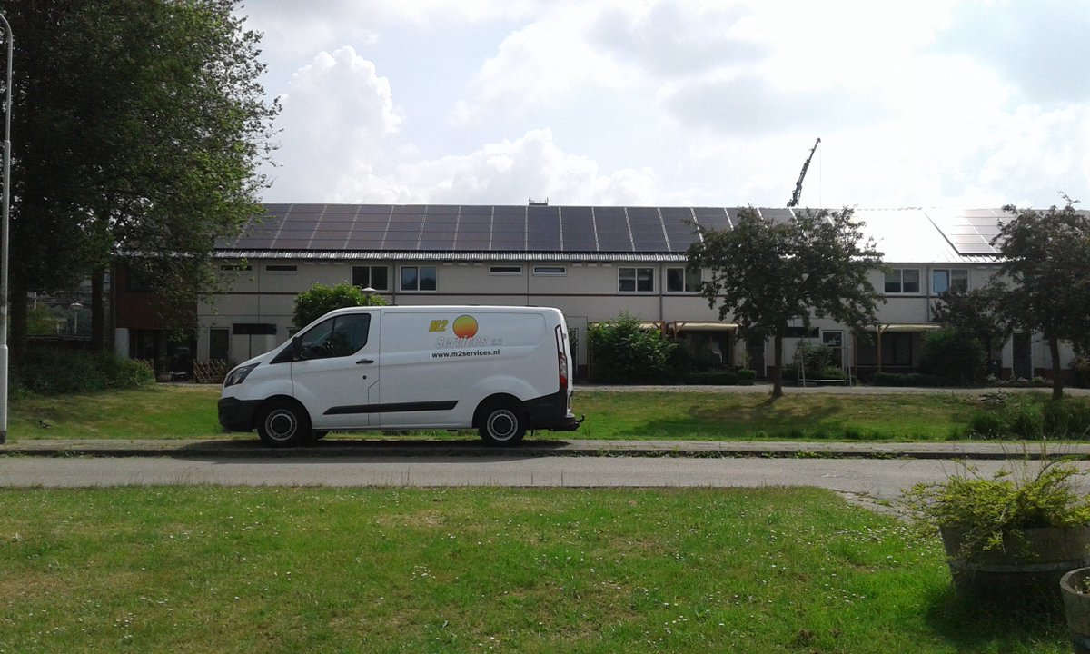 M2_ServicesBV's tweet photo. In de wijk Palenstein voeren @DuraVermeer en @DeGoedeWoning een grondige renovatie uit. 120 woningen worden verduurzaamd, naar "Nul-op-de-meter" standaard, met een moderne uitstraling.

@M2_ServicesBV verzorgd de binnenafwerking van de nieuwe kozijnen. https://t.co/2MaY3B7vFd