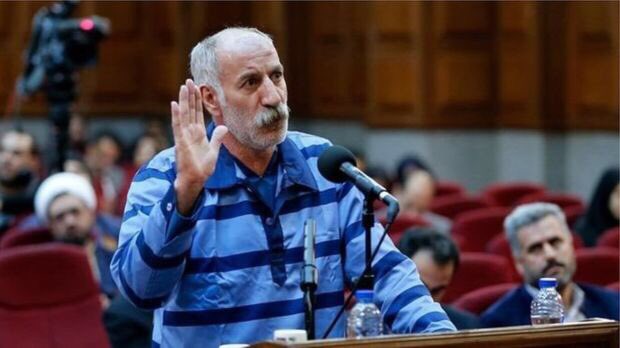 AlinejadMasih's tweet photo. عکس‌ها را ببینید ابتکار و مهاجرانی شرکای قتل
Sufi #MohamadSalas was executed by Islamic Republic of Iran today.Amnesty Int. said Salah's guilt wasn't established prior to his execution.Yet, Iran's "moderate" minister of environm., @ebtekarm , implied that this Dervish was guilty. https://t.co/EWHBbkMxil