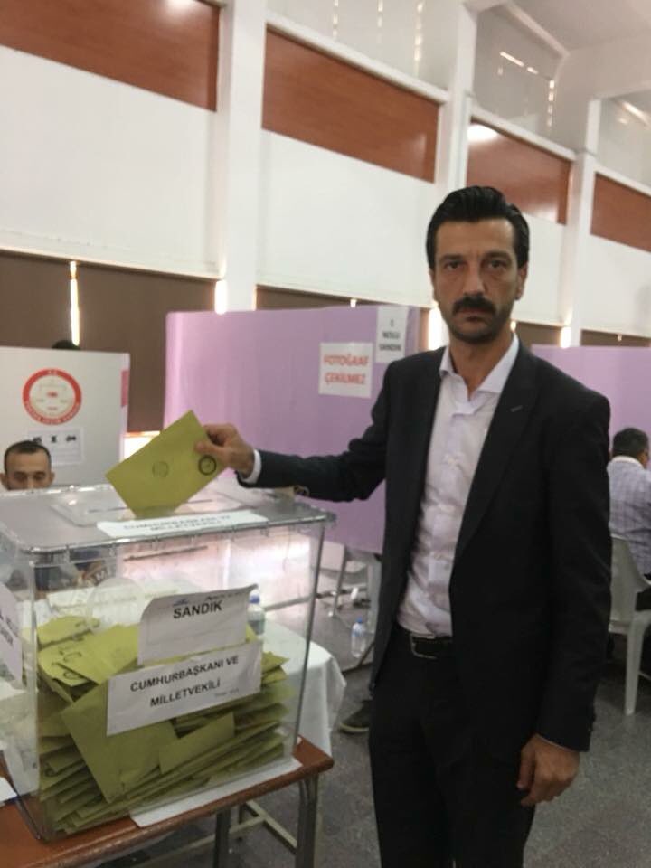 kktcmdp's tweet photo. Türkiye cumhuriyeti 27. Dönem milletvekilliği ve Cumhurbaşkanı seçimi için vatandaş olarak oyumuzu kullandık, irademizi sandığa yansıttık. Türk Milleti ve Devleti için hayırlı sonucun çıkması dileğiyle. Buray BÜSKÜVÜTÇÜ https://t.co/fLG4aem8EF