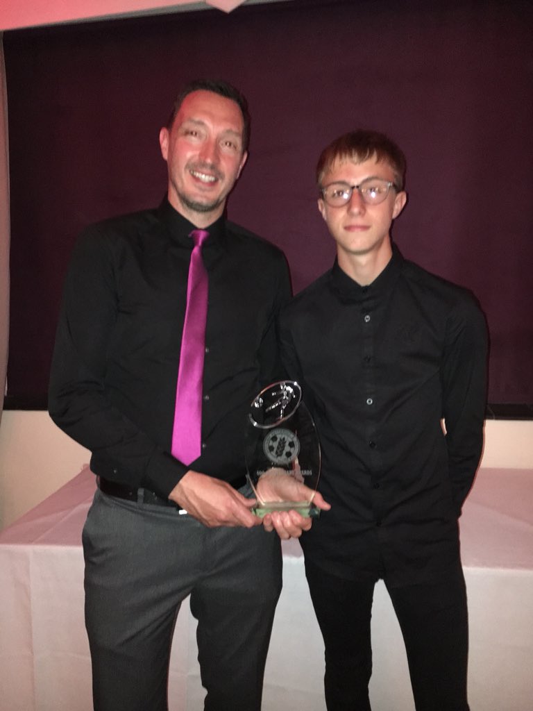 JMax_Coach's tweet photo. Absolutely thrilled to have been voted @WYFLeague Manager of the Year! Massive thanks to @NickHug72051052, Mawsley FC, @mcgreaveyr, @delasalle79, Steve Beattie, our lovely wives, @coachgarlick, parents & players. Fantastic team accolade! #teamhurricanes #mawsleyfc https://t.co/GQcmYG8Twl