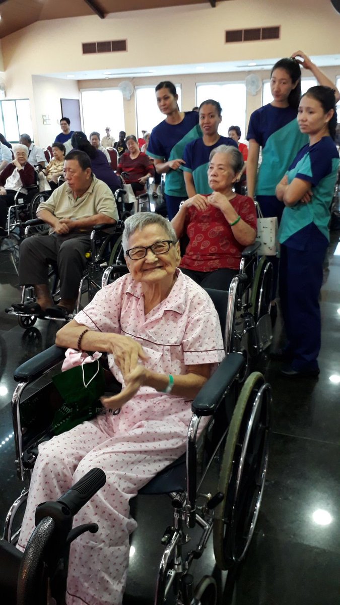 HCI_Singapore's tweet photo. Bringing smiles to their faces and touching lives! A Chair #Yoga session at Swami Home, a nursing home for the elderly! 100 centers and 170 sessions till 24th June 2018 #IDY2018 #IDYSG2018 #ZindagiRaheKhush https://t.co/0dkIPDioXy