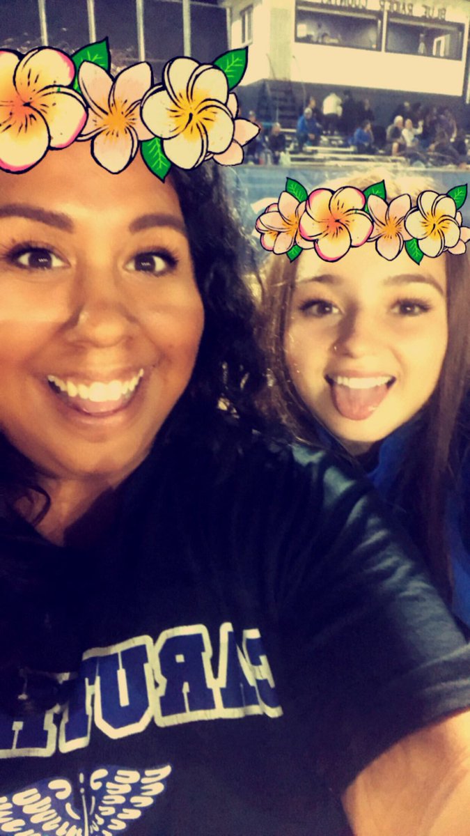 kanickie24's tweet photo. Happy Birthday Fisha! Me and Leila love you kiddo π #LeilapicksFishallthetime #Leilasfave #studenttrainer #sheslikemyotherkid #lovemyjob @__felicia05 https://t.co/qXgIj4KMXQ