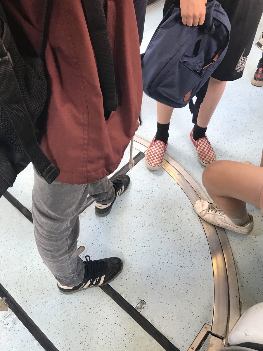 crirox26's tweet photo. Metro full of teenagers at 8:30 AM. Why me? 😵 #Copenhagen https://t.co/q44jPMCg6F
