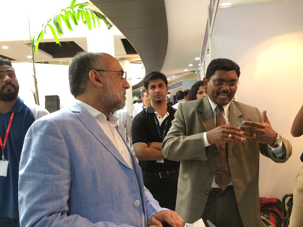 CapgeminiIndia's tweet photo. .@ketanvanjara, Global Head - Core Banking, HSBC Technology at mainframe garage booth. Interacting with experts to understand AI and ML in business rules extraction, aggregation and documentation. #TechFiesta2018 https://t.co/qPdkdPvp0w