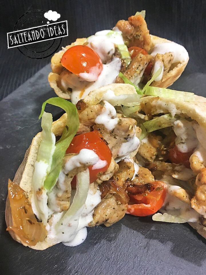 salteandoideas's tweet photo. SANDWICH SOUVLAKI

Γεια σε όλους o sea... Hola a todos en griego. Hoy os traigo una receta típica en Grecia.
Souvlaki es la manera que nosotros decimos sandwich, bocadillo etc... La forma de hacer una y mil combinaciones de bocadillos pero con pan de pita.
https://t.co/rVC2Hbuala https://t.co/7ejMKlAuEE
