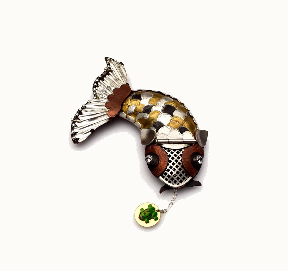 BAJ_UK's tweet photo. 🐟 DESIGN CHALLENGE: Check out all the incredible designs from this year’s Halstead Design challenge, in collaboration with @snagmetalsmith. 🇺🇸
#jewellery #jewelry #HalsteadDesignChallenge #BrigitteMartin
#Klimt02 #HalsteadBead #SNAG
https://t.co/CwNf0iGCiF https://t.co/YGP5HbNPsS