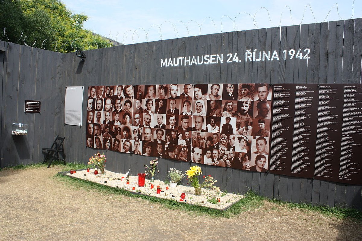 FF_CUNI's tweet photo. Před 76 lety zemřelo po heroickém boji v kryptě kostela sv. Cyrila a Metoděje sedm československých parašutistů, včetně aktérů operace Anthropoid. O 4 měsíce později byli v Mauthausenu popraveni jejich spolupracovníci a členové rodin: něčí sestra, něčí bratr, něčí otec a matka. https://t.co/oM1BH5Mzc5