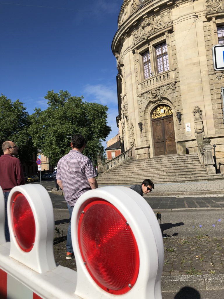 Hinter den zugezogenen Vorhängen des Landgerichts #Landau beginnt heute Vormittag der Prozess um den Mord an der 15-jährigen Mia in #Kandel. #dpareporter