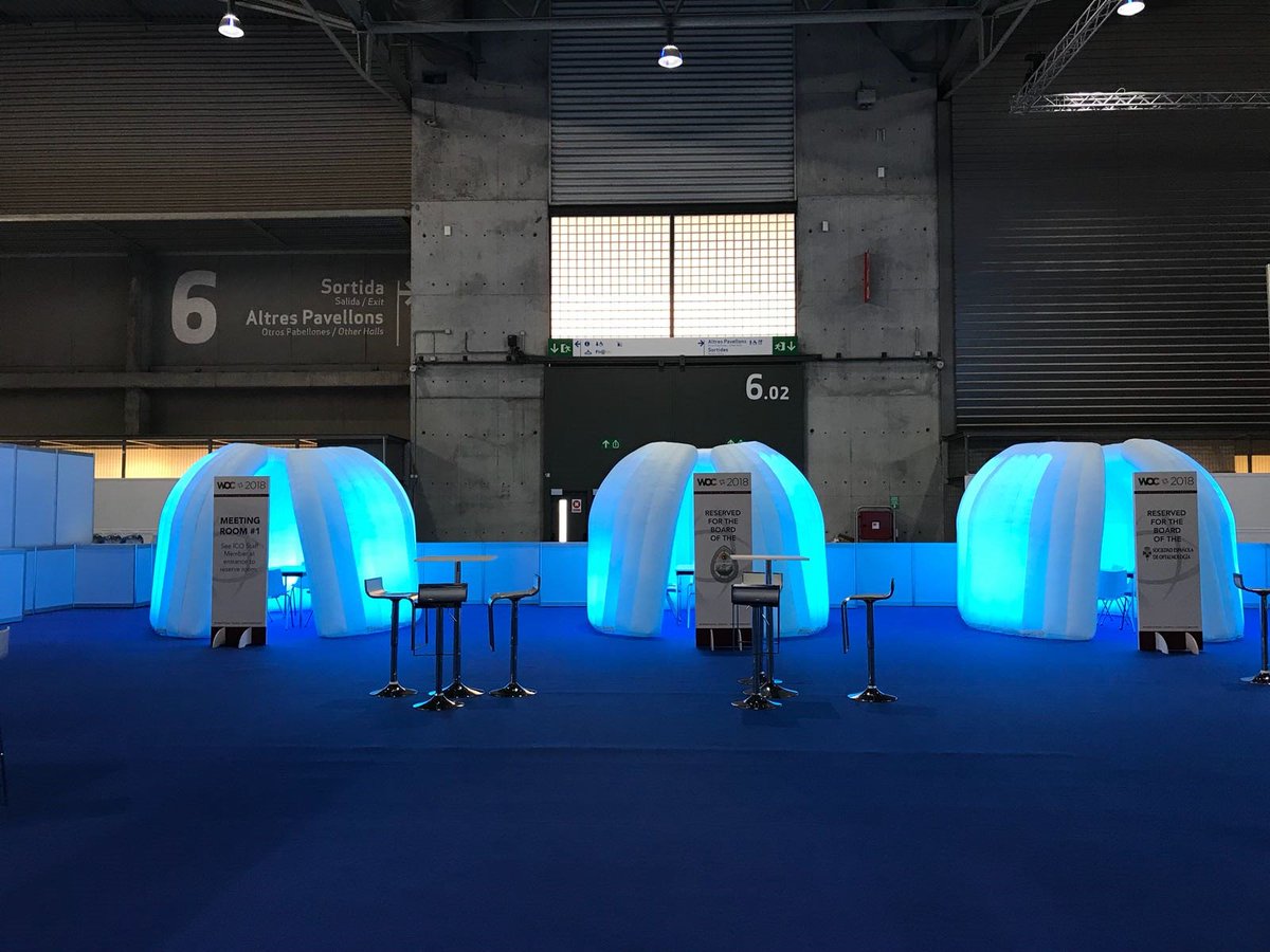 Evolutiondome's tweet photo. Some of our meeting pods set up for the lovely @FreemanCo  in the @Fira_Barcelona this week. #GlobalEvents #EventProfs #InflatableStructures #MeetingPods #PopUpStructures #Meetingspace #Meetingroom https://t.co/PipRKPfQHM