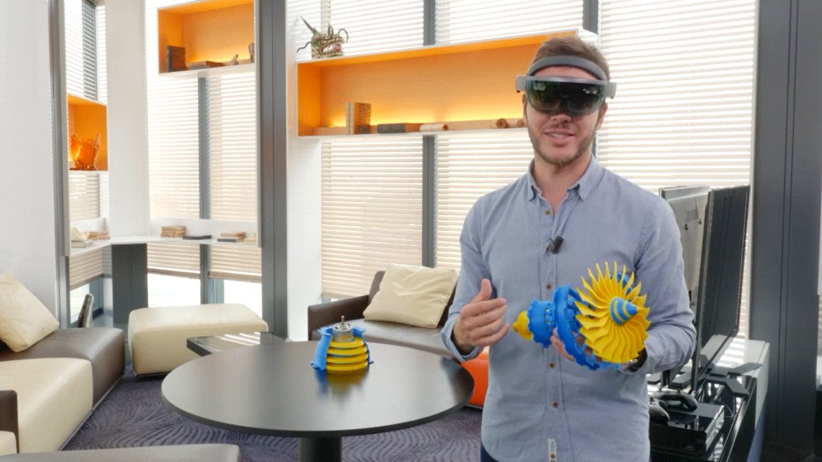 Flo_Plsr's tweet image. Mardi 19/06 - 10H30 : Prochain épisode d'#OfficeCafé, avec @cline_lamy &amp;amp; @c_nazareth pour vous faire découvrir comment #HoloLens améliore la #collaboration des équipes terrain, avec une démo de l'app "Remote Assist" =&amp;gt; msft.social/6b6rmg
 #AR #VR #MR #workplace #Réalitémixte