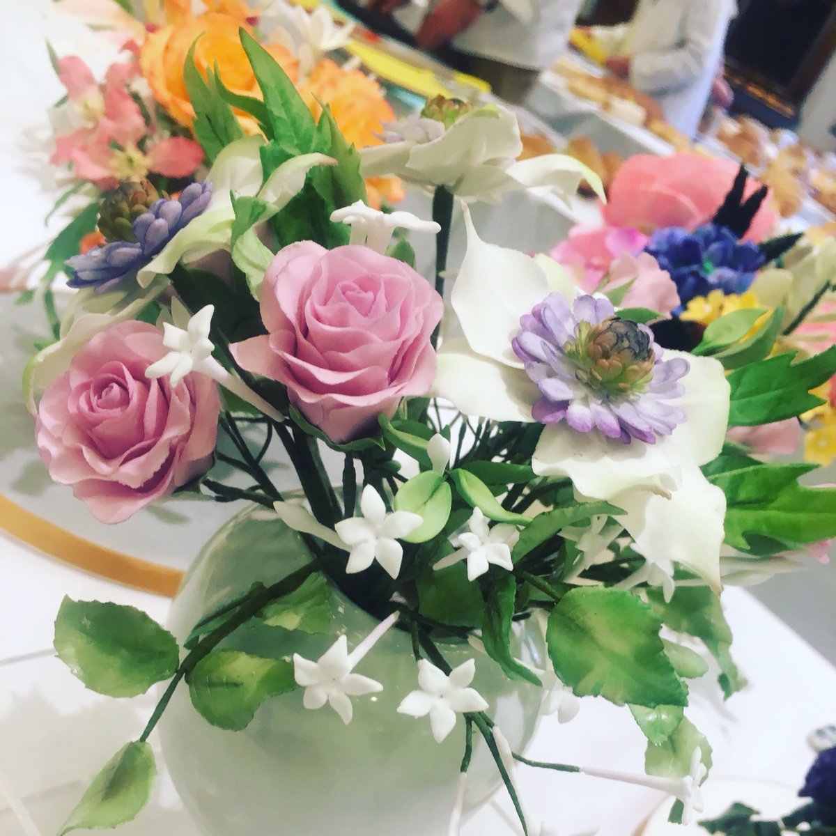 abst_'s tweet photo. #sugarflower #cakedecorating #abstconference2018 @BAKO_NW https://t.co/52hB5sxgnx