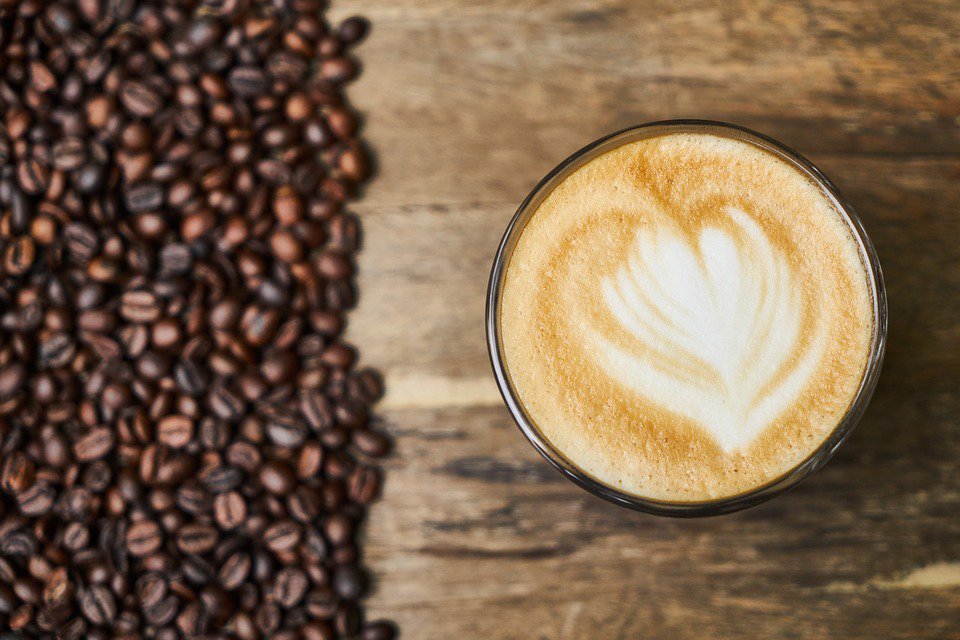 Download Taula de cafe platja Desktop Wallpaper Free