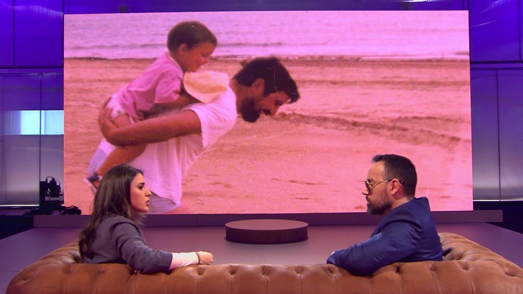 Chester_cuatro's tweet photo. .@Irene_Montero_ se sincera sobre su padre recién fallecido: "Tenía mucha consciencia de la necesidad del esfuerzo" #ChesterMyWay
>https://t.co/zSLK9uDKSm https://t.co/d7AnT5XObi