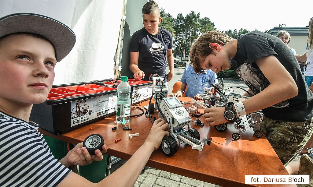 PGZ_pl's tweet photo. Strzałem z działa armatniego rozpoczął się Piknik Rodzinny z okazji Jubileuszu 150-lecia istnienia Bydgoskich Zakładów Elektromechanicznych „BELMA” S.A.
Piknik był świetną okazją do spędzenia rodzinnego popołudnia. #pgz #belma #pinik #święto #firmatoludzie https://t.co/rbL389E4Pp