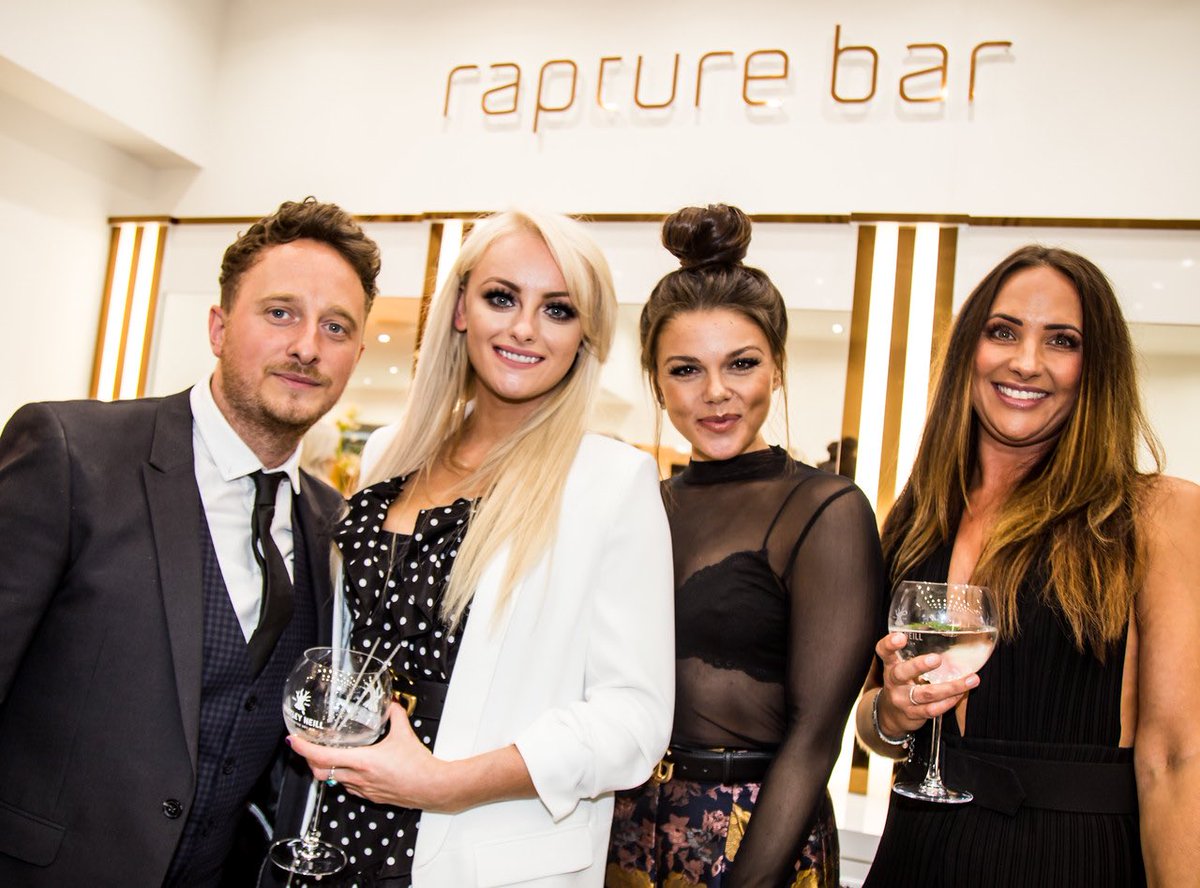 ThisIsLG_'s tweet photo. More images from our launch for @TerencePaul #TerencePaulHale #Hale @calumtierney @RaptureHair #salonlaunch #VIP https://t.co/nCAAUzwmOM