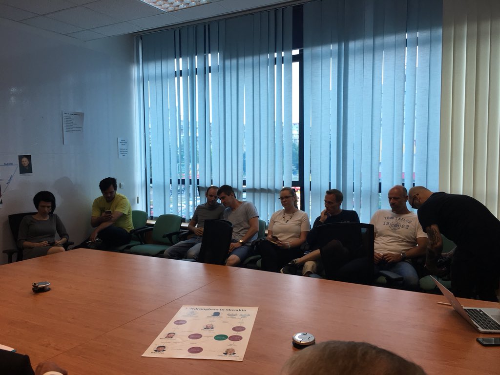 VasakovaLivia's tweet photo. @GOettingerEU meeting the news portal https://t.co/70ycrkkL7R to pay tribute to murdered #SK journalist #JanKuciak #allforjan https://t.co/lbjddiOjZB