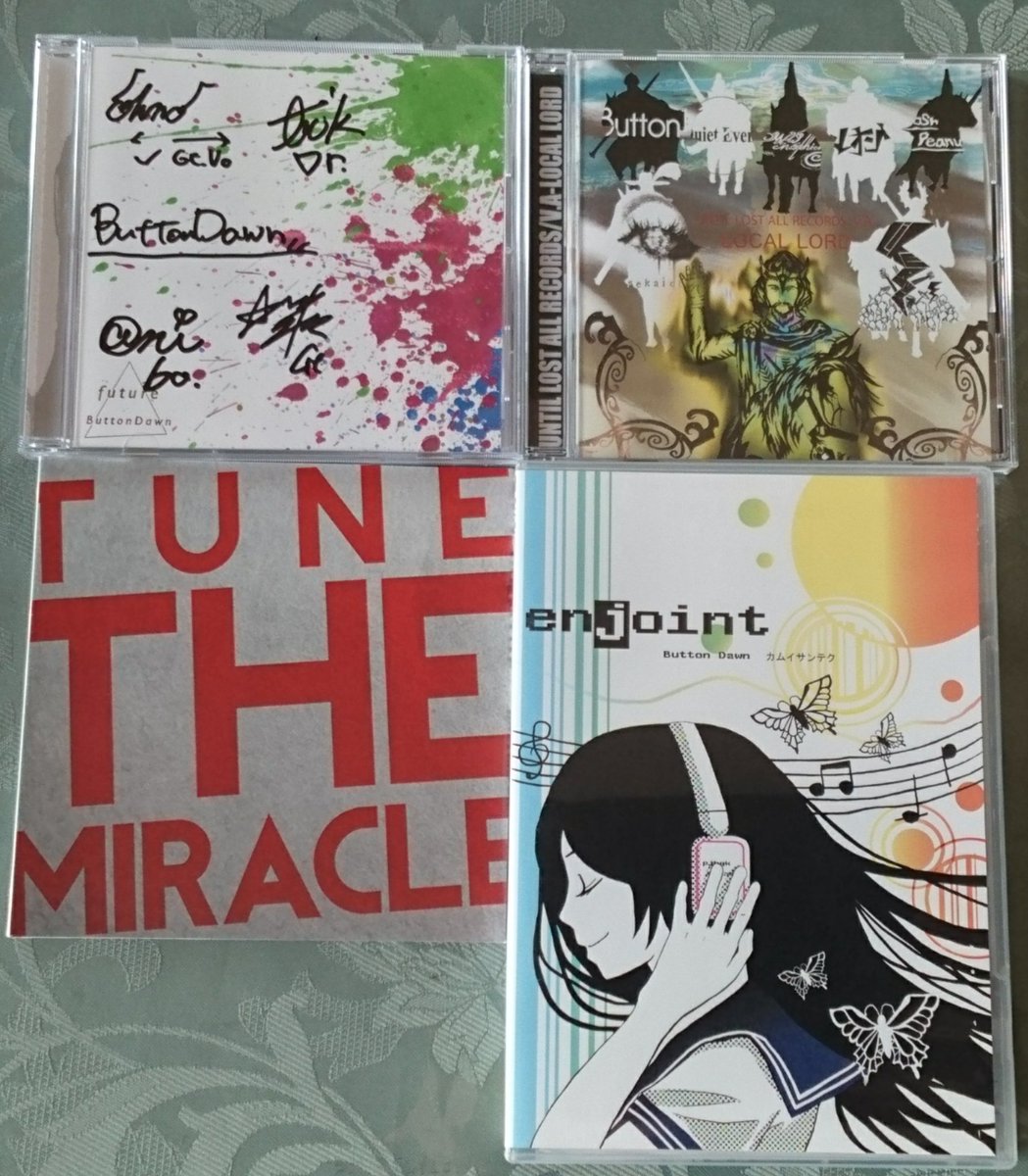 tsherlock329's tweet photo. #モーメントフェス
#ButtonDawn
こちらも素晴らしいライブでした❗
CD全部大人買いです😆🎵🎵
受付のお姉さんに「物販ないんですか?」って聞いたらわざわざ控え室まで呼びに行ってくれました
さらにライブ後のお疲れの所Buttondownの皆さんでてきて、対応して下さいました
優しい😭 https://t.co/IbTPkyFQ1j