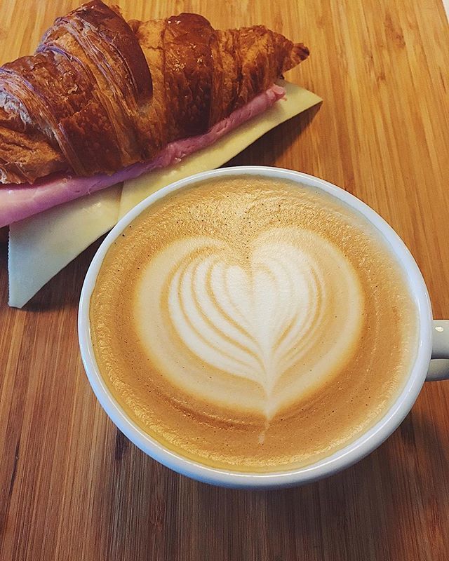 finchhouseorp's tweet photo. Got the Monday blues? We have just what you’re looking for! ☕️🥐 #mondaymotivation #latte #flatwhite #coffee #latteart #maidstone #orpington #tonbridge #croissant #pastry #cafe #bakery https://t.co/bEmrL6qAFe https://t.co/NB16eWBkob