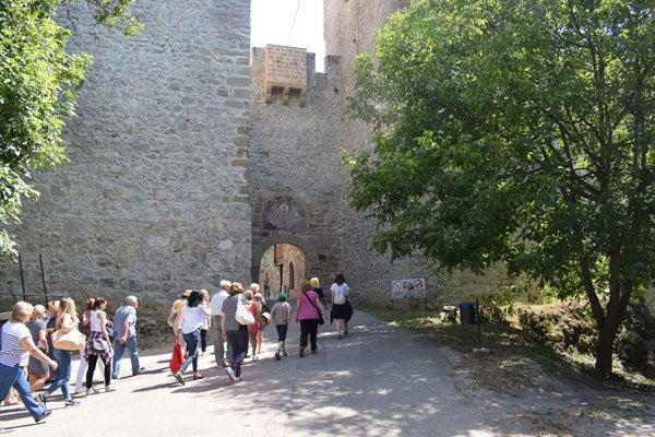 gostrs's tweet photo. Neke od ideja kuda za vikend putovanja i gde na izlete https://t.co/w4XitbfLk0 #srbija #turizam https://t.co/paUcOj62Uo