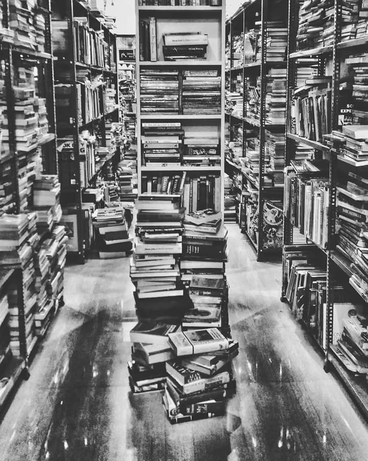 prataya_saha's tweet photo. A bookish affair!
#exotic #photographer #monochrome #monochromephotography #bnw #bnwphotography #streetphotography #pratayasaha #creativeimagemagazine #yourshotindia #indiaphotosociety #indiaphotoproject #library #lastingvisuals #visualinvaders #theglobewanderer #travelandlife https://t.co/W1z8CbObvN