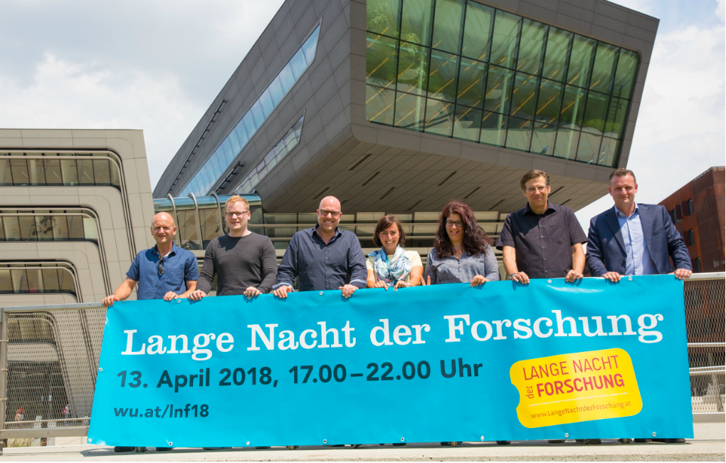 wu_vienna's tweet photo. Die Lange Nacht der Forschung 2018 am Campus WU war eine Premiere – nicht nur für das Organisationsteam, sondern auch für die ForscherInnen, die aktuelle Projekte präsentierten und sich den Fragen der BesucherInnen stellten: https://t.co/Bud1XhIBam #lnf18 #teamdesmonats https://t.co/mfwKQe52wH