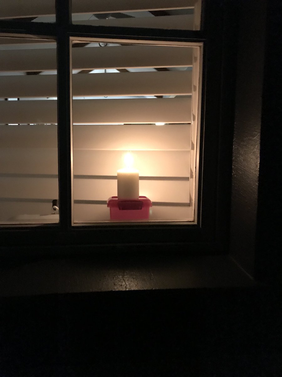 stevekahuna's tweet photo. Tonight we pay our respects to #EurydiceDixon as we #lightthewayhome #endviolenceagainstwomen #geelongstrong https://t.co/eaP9eWUrRb