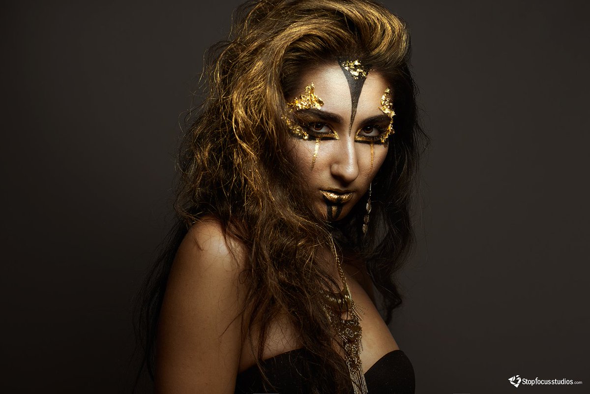 Eduardo_Jp3's tweet photo. "Touched by Gold" By @VisionaryBoday <3. @savagepaper #beauty #portrait #GoldLips #Fashion #makeup #Hair #Nikon #bodypaint https://t.co/ubjAXZs1fl