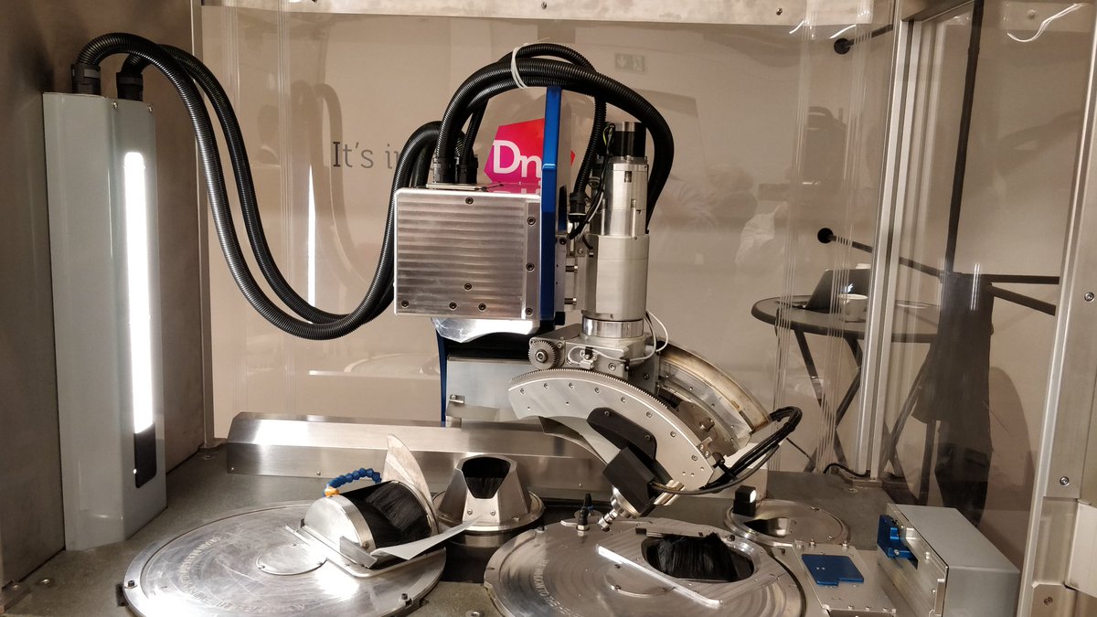 edahn's tweet image. Antwerp unveiled an automated diamond polishing device. Takes planned rough and polishes diamonds 0.5 cts and larger.

@AWDC @antwerp #Diamonds #DiamondData #DiamondKnowledge
