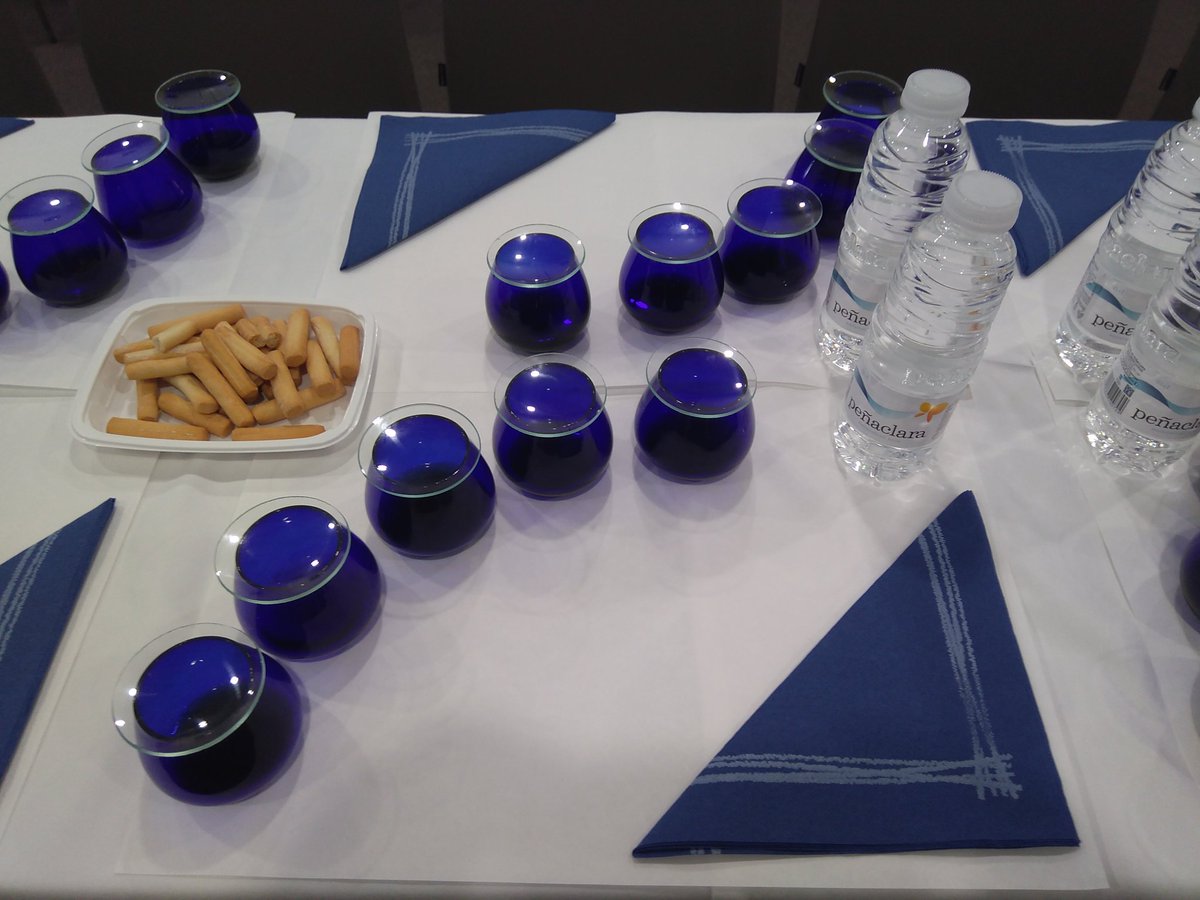 zeytum's tweet photo. Todo listo en @DomineBilbao para la Máster Class de #AOVE en @Enolia con @CALSABOI @AceitesLaMaja y @CastillodCanena https://t.co/vFWdMDqGPa