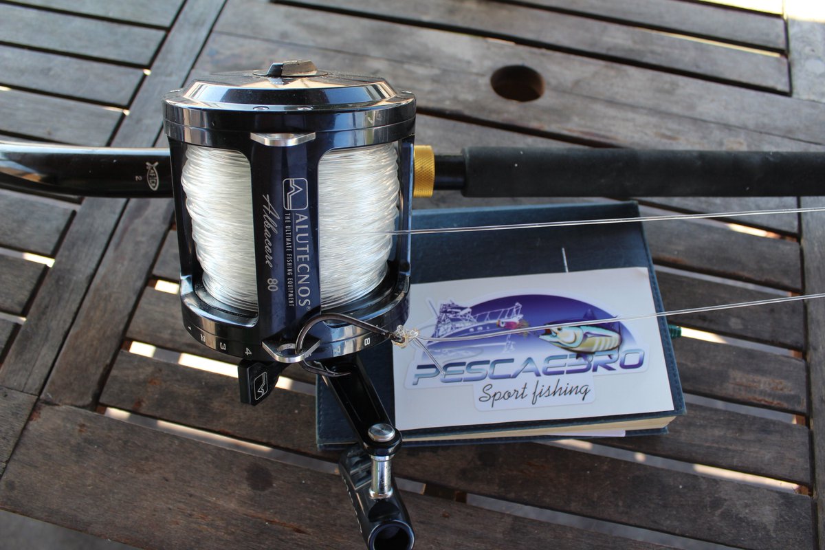 Hoy empieza la temporada del #Atun , preparando equipos en #DeltaEbre #DeltaTurisme