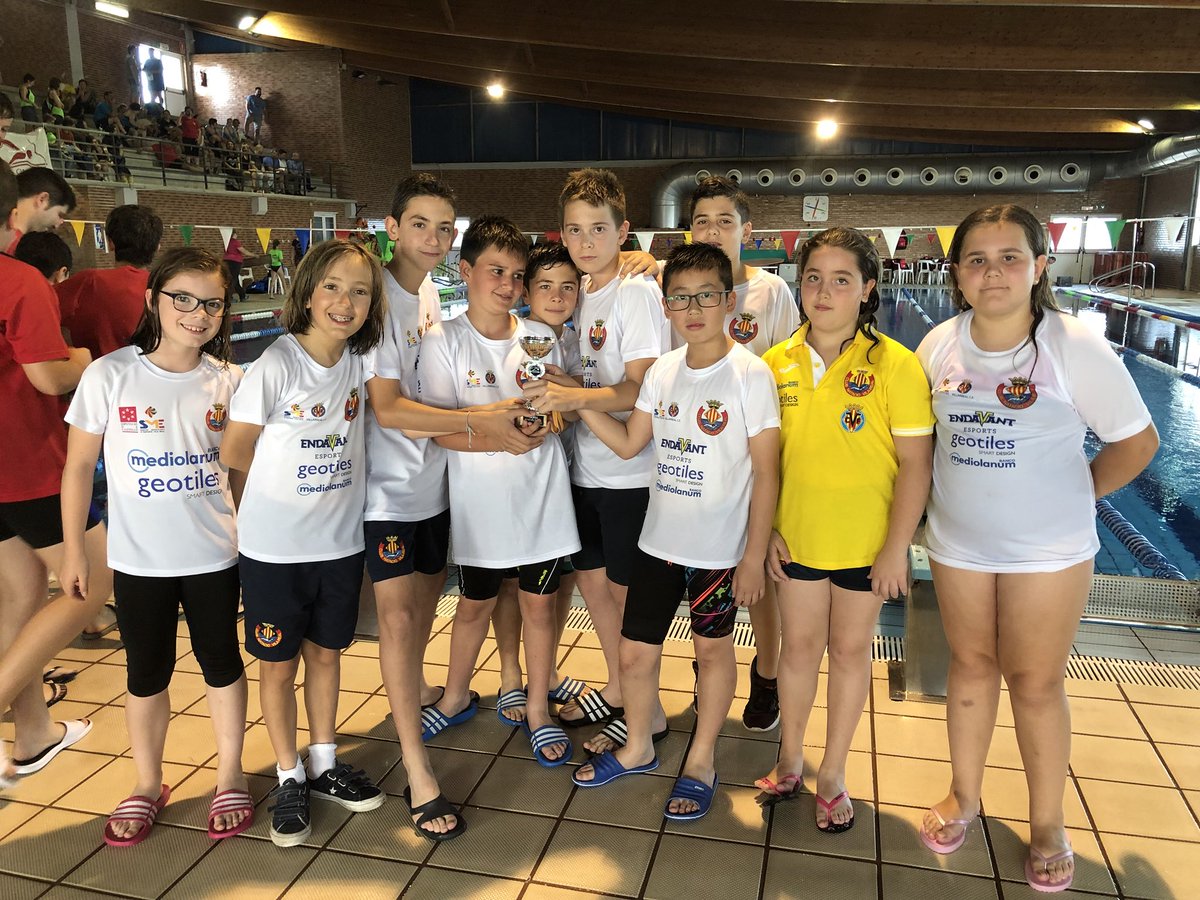 cnvila_real's tweet photo. NUESTRO EQUIPO BENJAMÍN TERCERO PROVINCIAL!!! #cnvila_real #sme_vilareal #EndavantEsports 
#JuntsSomMésForts #bancomediolanum
#geotiles_official @cnvila_real @VillarrealCF
@ajvila @SMEVILAREAL
https://t.co/9kvE7FyLLw
#bancomediolanum
#geotiles_official https://t.co/JwM3HCeIvN