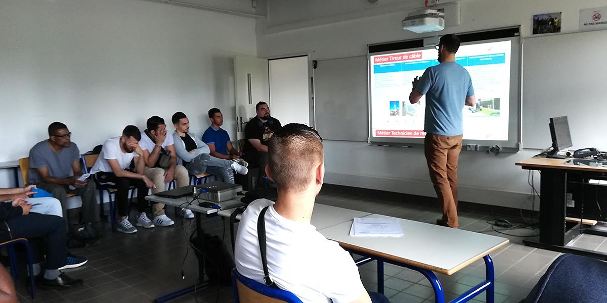 ITEDEC (@ecole_itedec) on Twitter photo ⚗ RECRUTEMENT - TDF Yvelines Fibre présente les métiers de la Fibre Optique et recrute à L'ÉA ITEDEC. À l'occasion de la JPO (16 juin), TDF présentait ses #métiers. Avis aux candidats, les recrutements sont en cours ! Contact: acaron@ecole-lea.fr goo.gl/F9jpem ⚗ RECRUTEMENT - TDF Yvelines Fibre présente les métiers de la Fibre Optique et recrute à L'ÉA ITEDEC. À l'occasion de la JPO (16 juin), TDF présentait ses #métiers. Avis aux candidats, les recrutements sont en cours ! Contact: acaron@ecole-lea.fr goo.gl/F9jpem