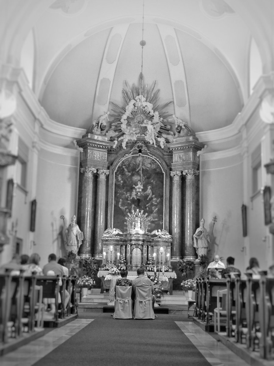 My husband's grandparents had their diamond wedding this weekend. I can only hope to see more couples being this happy even after 60 years in marriage ❤