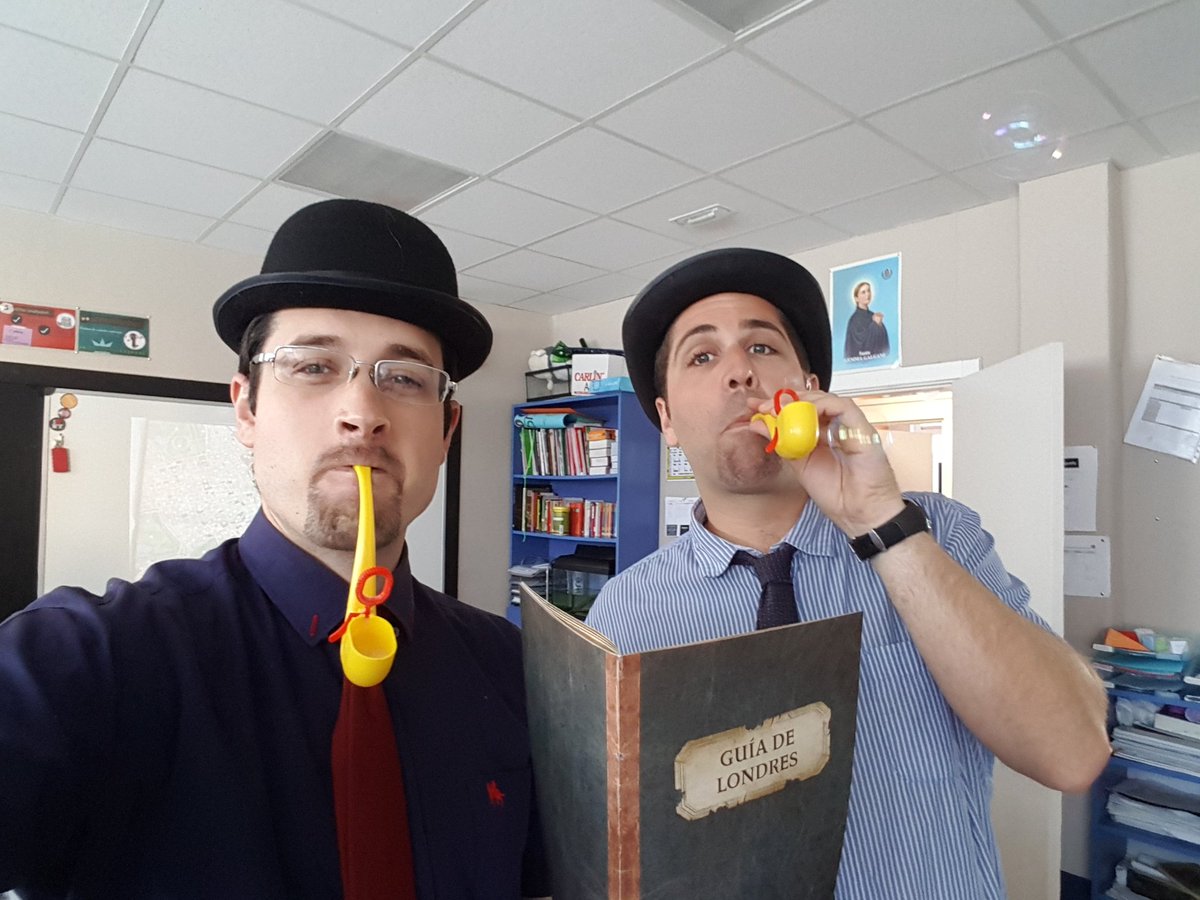MiguelChumillas's tweet photo. El juego ha comenzado. Los detectives ya tienen sus primeras pistas y caminan por Londres para resolver el asesinato de Razor. ¿Lo conseguirán? Sherlock y Watson con pipas incluidas no se lo van a poner nada fácil!!! TRAILER: https://t.co/jTwNPl6Wvk https://t.co/5EtNT5iHbs