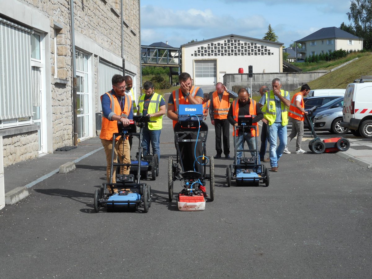 PFTTP's tweet photo. #Formation sur la #ZADEPRE® de la #PFTTP du Limousin pour la #détection les réseaux enterrés existants afin de ne pas les #endommager, pour la maitrise du #géoradar nécessaire à la sécurisation des chantiers selon la réforme #DT/#DICT https://t.co/QmQmbcVNE5