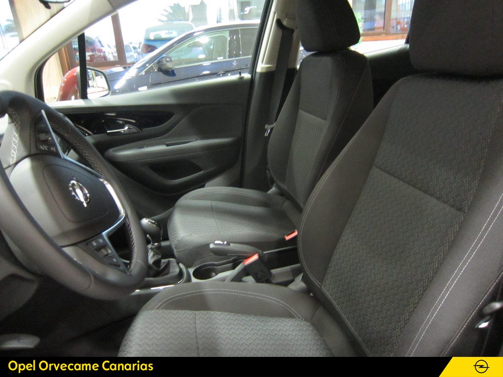 OpelCanarias's tweet photo. ¿Qué te parece este Opel #Mokka granate? 🔝 Puedes ahorrarte 5.576€ 😯 Toda la info en el siguiente enlace https://t.co/H0UPVjv4UA 
#Opel #Canarias #Lanzarote #Oferta https://t.co/YqjOGGKEcJ