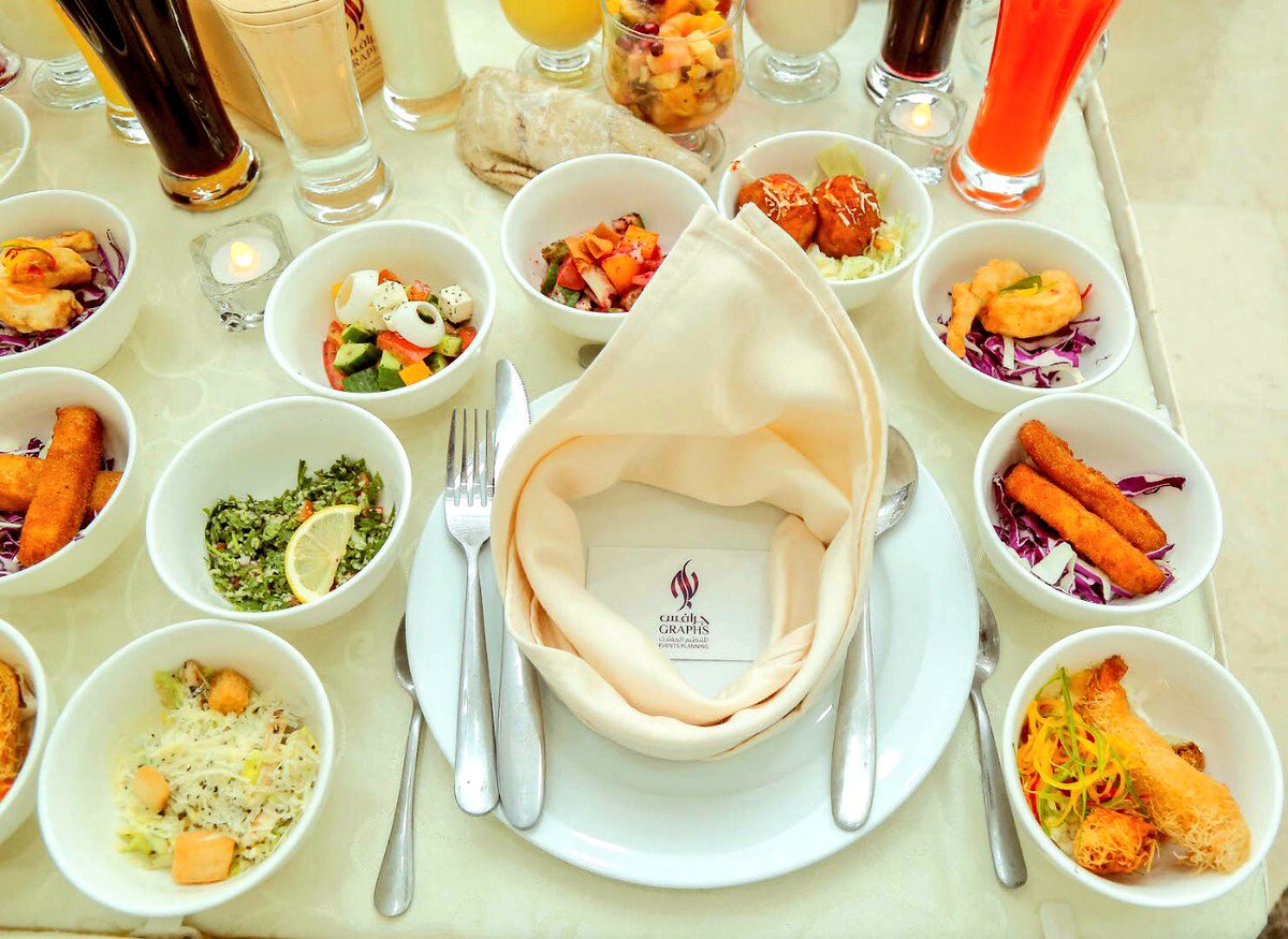 graphis0's tweet image. سفرة ملكية للحفل المقام من اهالي الفواره لسمو أمير منطقة القصيم #الفواره #البكيريه #بوفيهات #بوفيه ملكي #البكيريه #بريده #عنيزة #الرس #البدائع #طاولات #كراسي #ذبائح #تجهيز