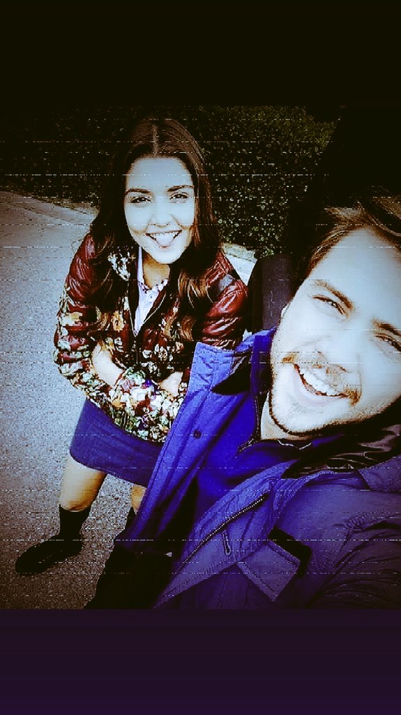 alselart_'s tweet photo. Fandoooom saatler kaldı hazır mıyııııız. Birbirimize destek olalım #alseltt etiketi ile. 💕💕 Saat 17:00da heeepiiniziiii bekliyoruuzzz. Bütün fandomlara selam olsun 👋 https://t.co/UfHKB7ZAna