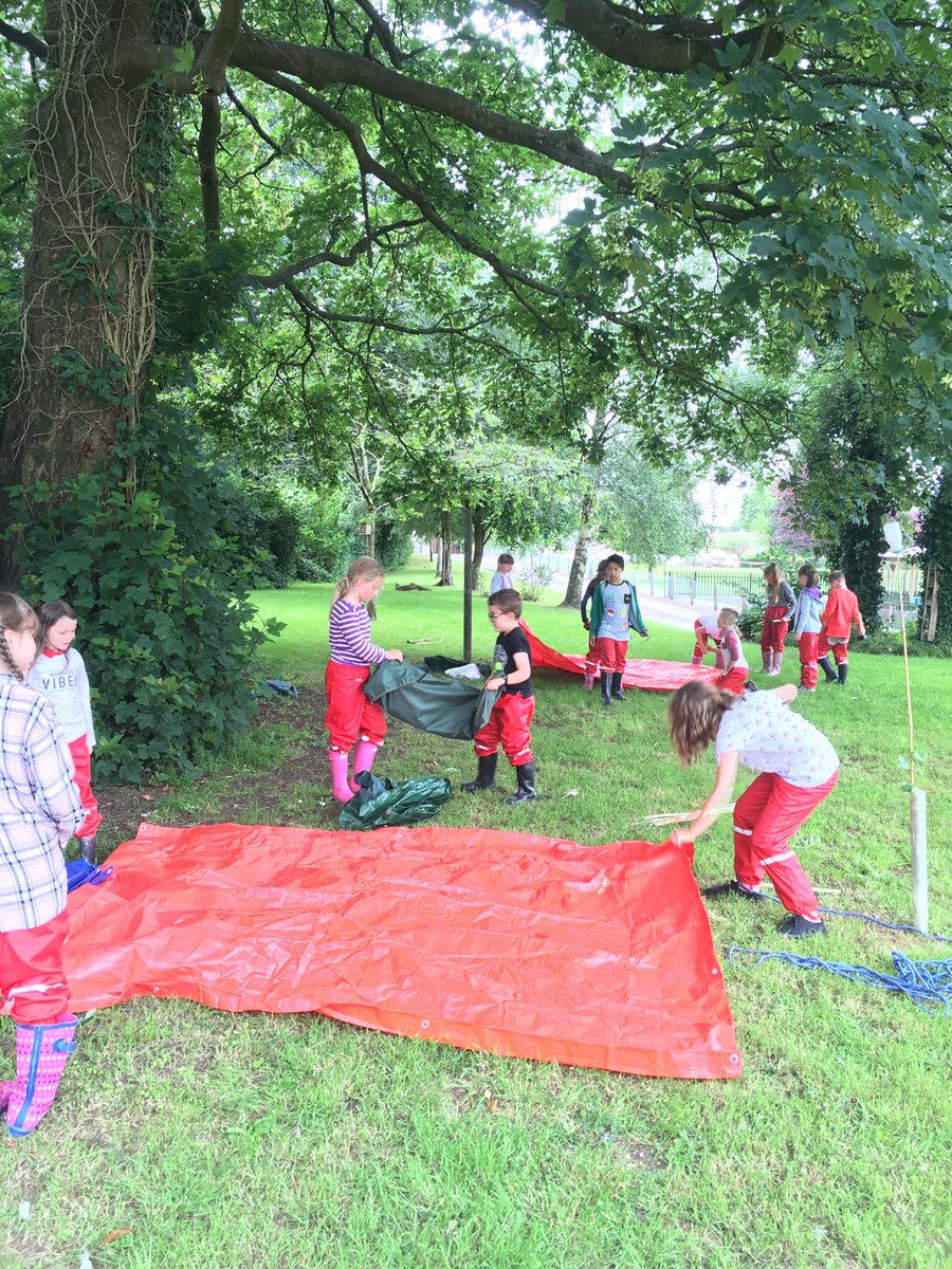 LlanyPrimary's tweet photo. Den and Shelter building, using knots to secure them. #forestschoolswales #cyfleon #outdoorlearning #knots #denbuilding #teambuilding #ks2 https://t.co/dli07JiZmZ