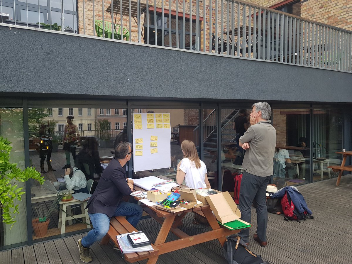 HCarnot's tweet photo. Atelier d'initiation au #DesignThinking coanimé par @Atypie_design et @protellus pour les francophones de #Berlin chez @FactoryBerlin ! https://t.co/3iNdSbu4wY