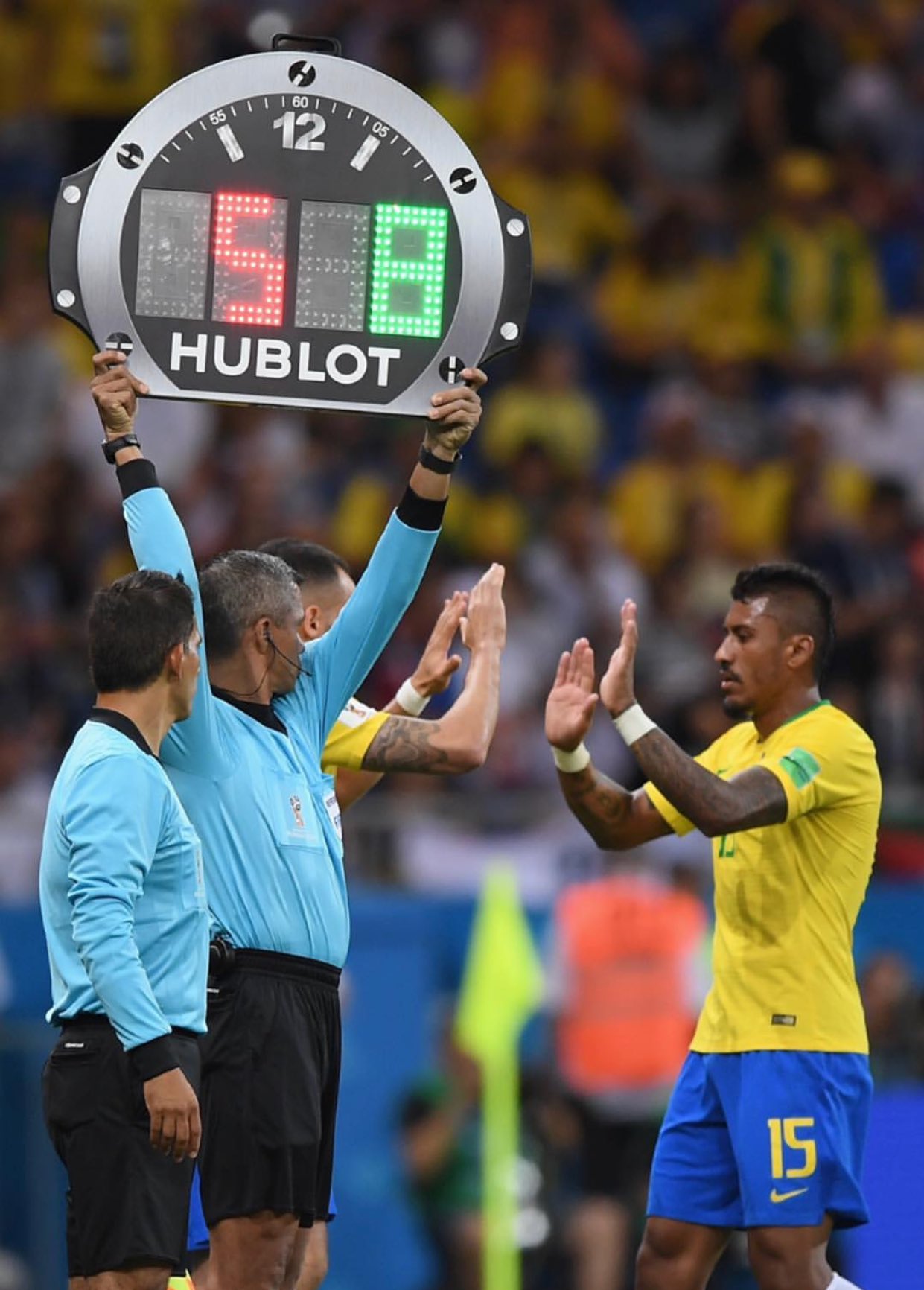 ウブロジャパン Hublot Japan Sur Twitter 明日はサッカー日本代表の初戦 もうワールドカップの試合はご覧になりましたか 試合中 全審判がウブロウォッチを着用しておりますが 選手交代やアディショナルタイムを告げるレフェリーボードも ウブロウォッチを ウブロジャパン Hublot Japan Sur Twitter 明日はサッカー日本代表の初戦 もうワールドカップの試合はご覧になりましたか 試合中 全審判がウブロウォッチを着用しておりますが 選手交代やアディショナルタイムを告げるレフェリーボードも ウブロウォッチを