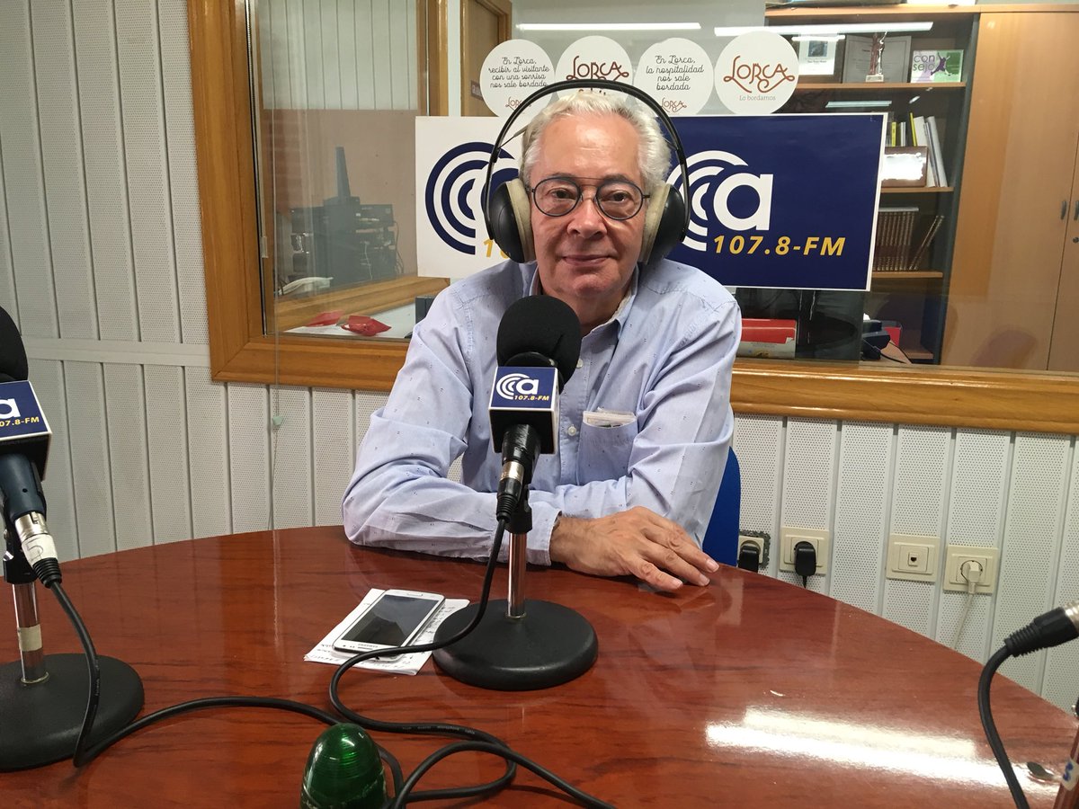 DCa107lorca's tweet photo. @fulgenciomedico #salud @LorcaComunica @OndaCa107 @Nesdebo #Lorca https://t.co/hZpS96oN54