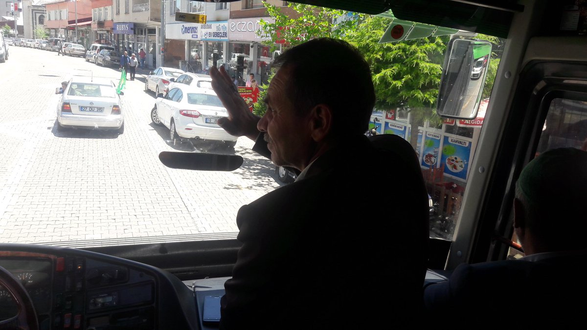 Milletvekili adaylarımız, Adilcevaz halkımızı ve esnafımızı selamlıyor.