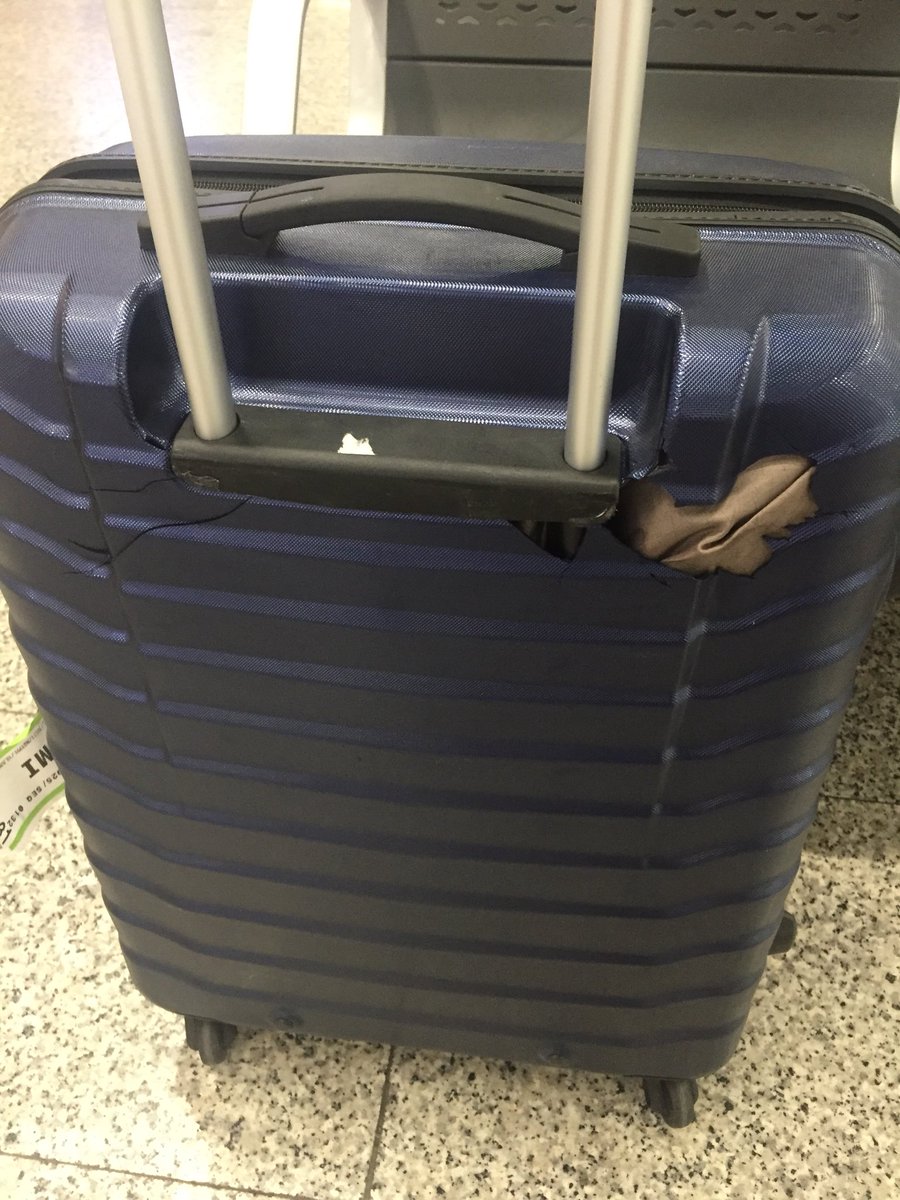 ryanair broken baggage