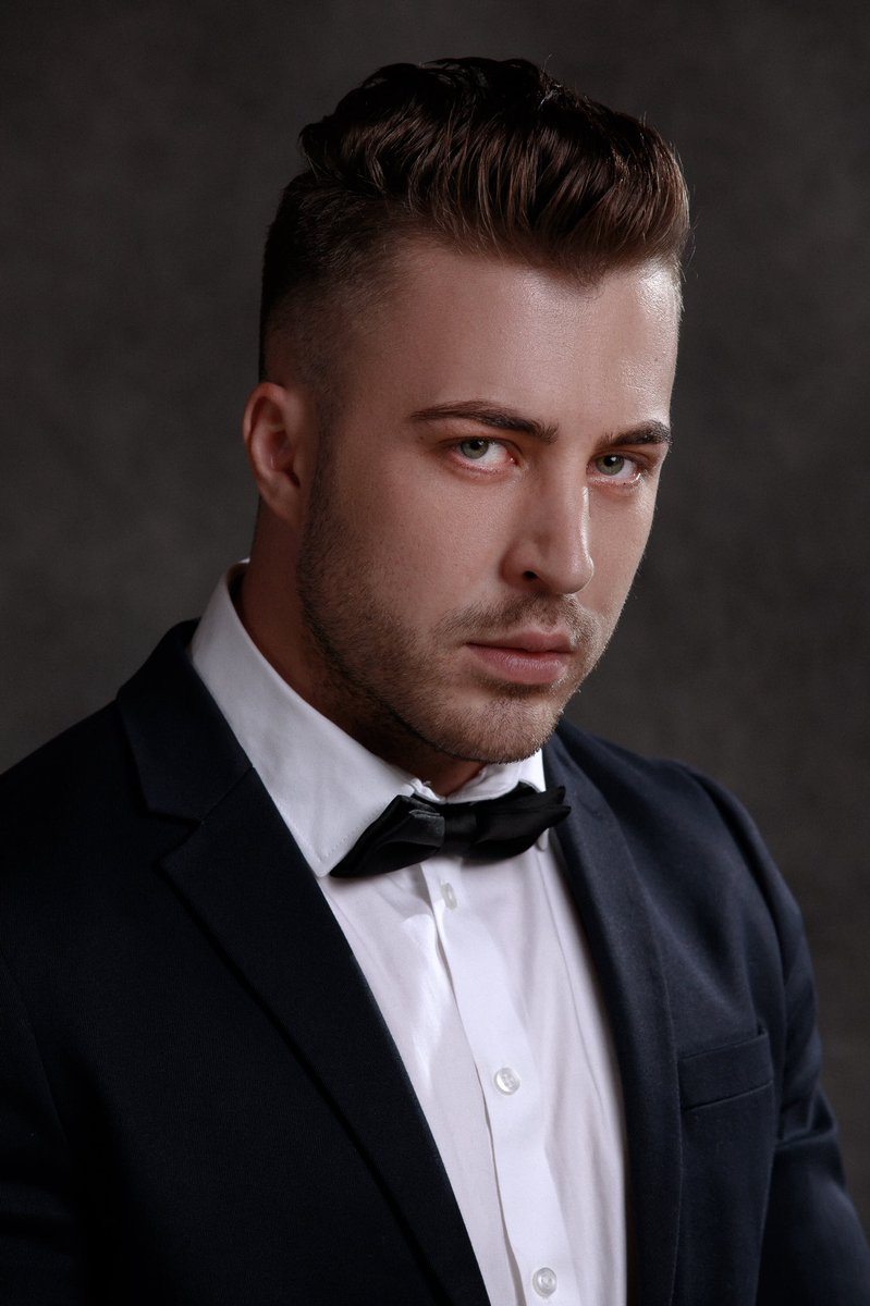 We think you can all agree that Monday looks great on #FaceOfEffects Ambassador <a href="/AkeciStephan/">AkeciStephan</a>...

What do you think of this formal look? 
Would you want to rock it? 
Leave your comments below

📸 by <a href="/HenryMarsh15/">Henry Marsh</a> 

#mondaymotivation #monday #model #boy #style #formal #suit