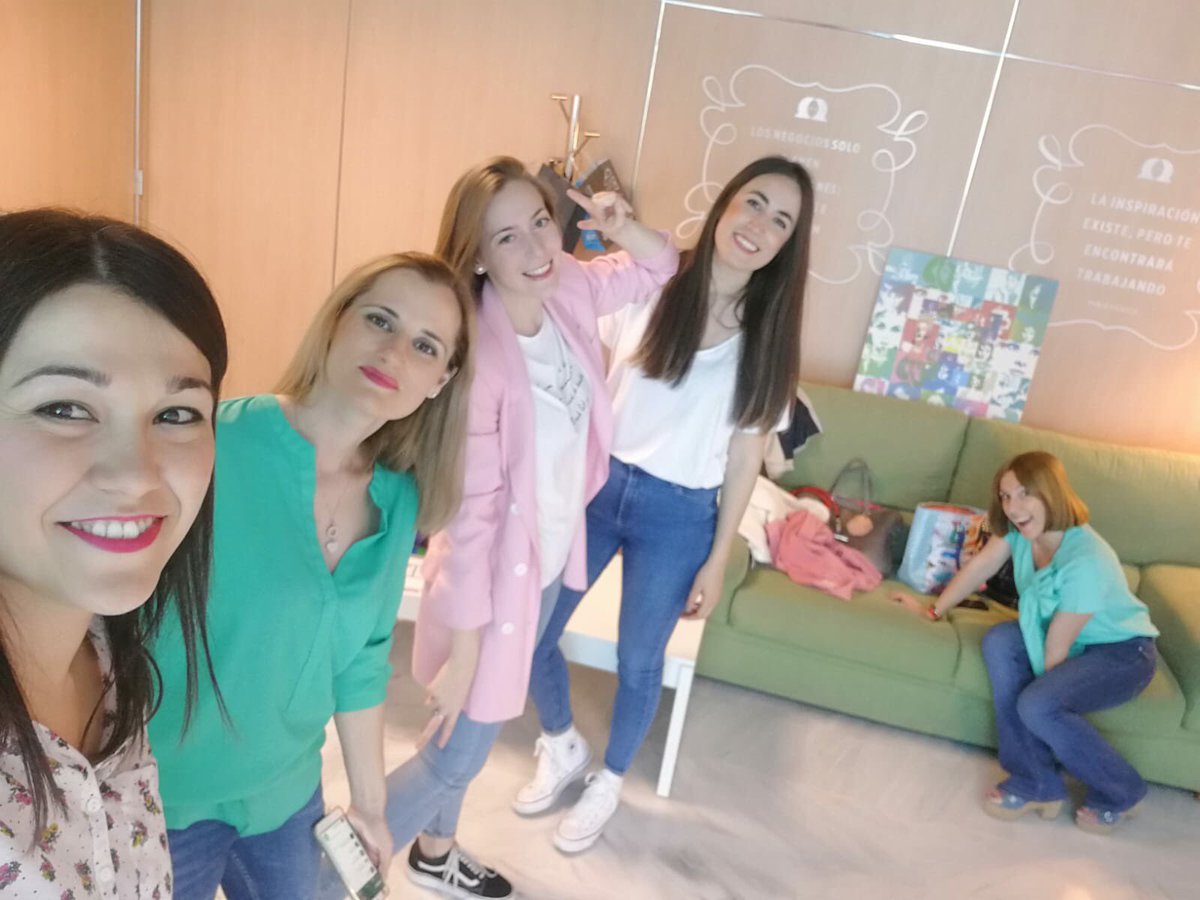 dijitalytal's tweet photo. Bonitas sois 
❤️
Pasión por la #Comunicación , #Marketing &amp; #RedesSociales #Jaén https://t.co/EIy1tvGrvN
